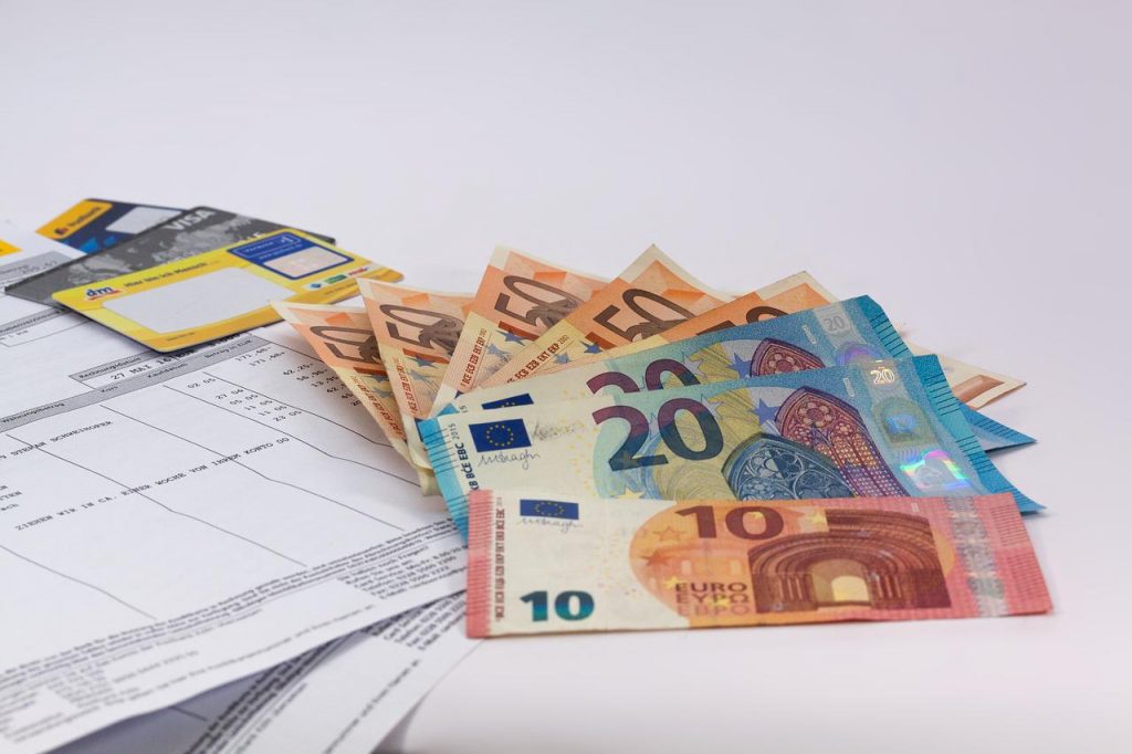 money, euro, currency-1439125.jpg